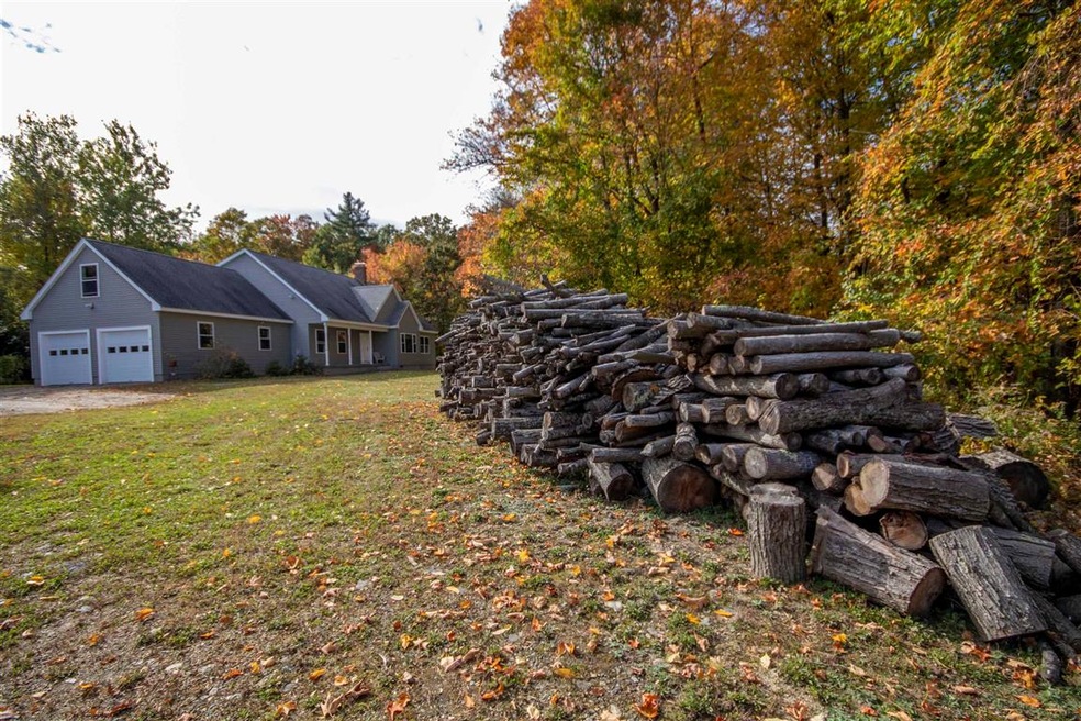 27 Perkins Rd, Londonderry, NH 03053 - photo 1