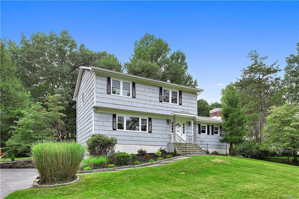 10 Devonshire Ct, Cortlandt Manor, NY 10567 - photo 1