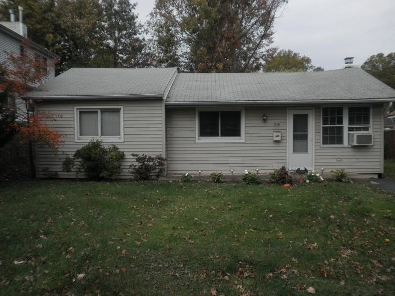 218 Hiawatha Blvd, Lake Hiawatha, NJ 07034 - photo 1