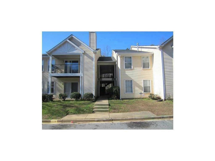 Exterior Front. Front, 706 is downstairs in back