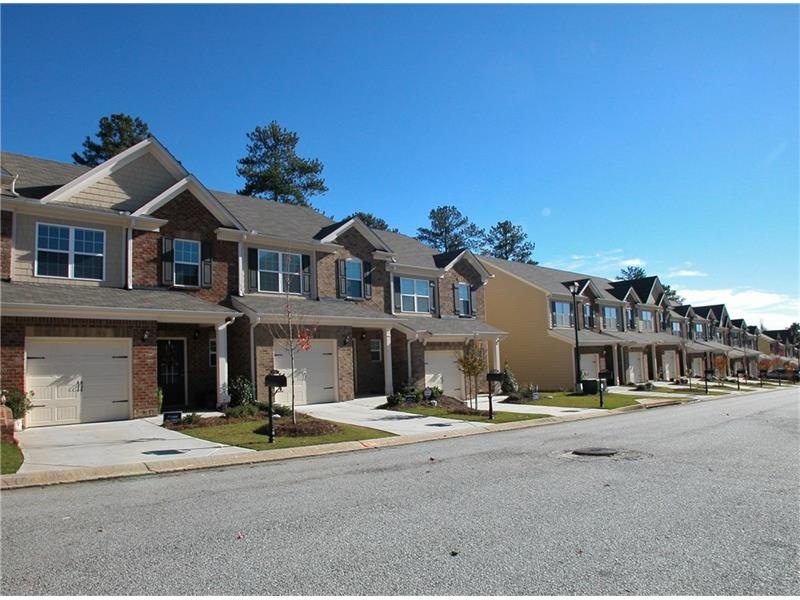 3221 Garden Glade Ln, Lithonia, GA 30038 - photo 1