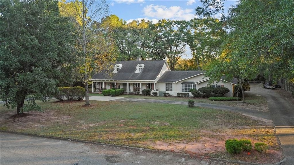 3507 Huntington Place, Dothan, AL 36303 - photo 1