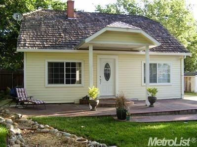 Front view of Adorable Cottage in the heart of Car