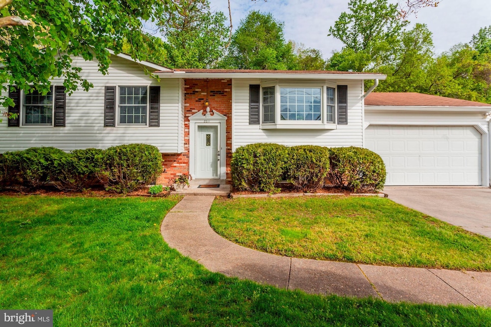 8611 Lagrange St, Lorton, VA 22079 - photo 1