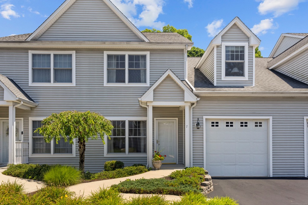 375 Allyn St unit 7, Mystic, CT 06355 - photo 1