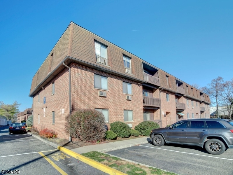 730 Mill St unit F15, Belleville, NJ 07109 - photo 1
