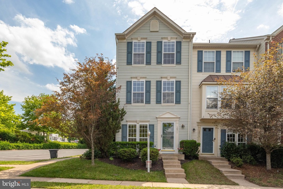 12511 Selkirk Cir, Bristow, VA 20136 - photo 1
