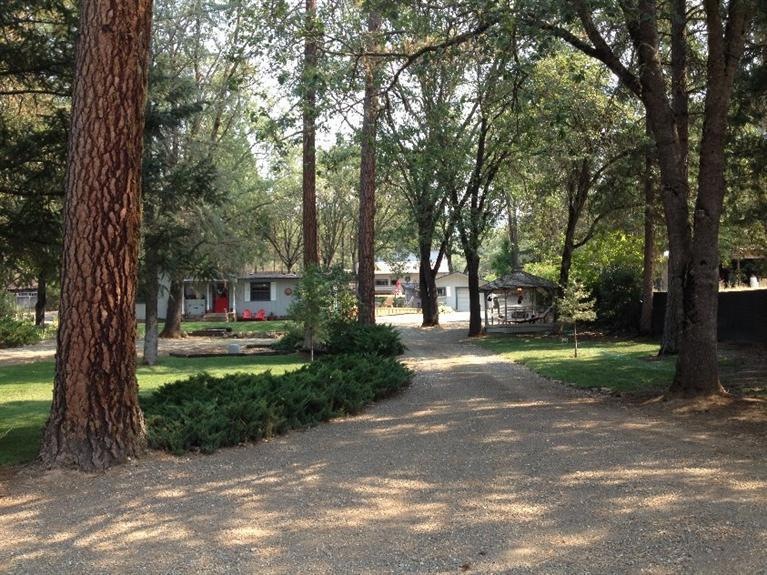 11022 Blackwell Rd, Central Point, OR 97502 - photo 1