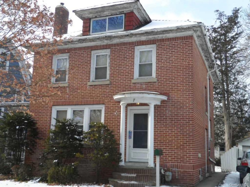 7 Daniels Ct, Poughkeepsie, NY 12603 - photo 1