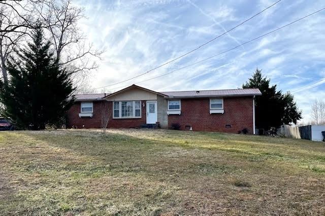 204 Lakeshore Dr, McMinnville, TN 37110 - photo 1