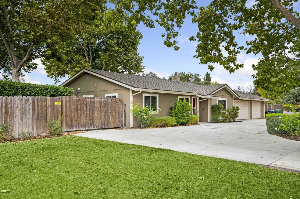 2889 Santa Barbara Ave.
