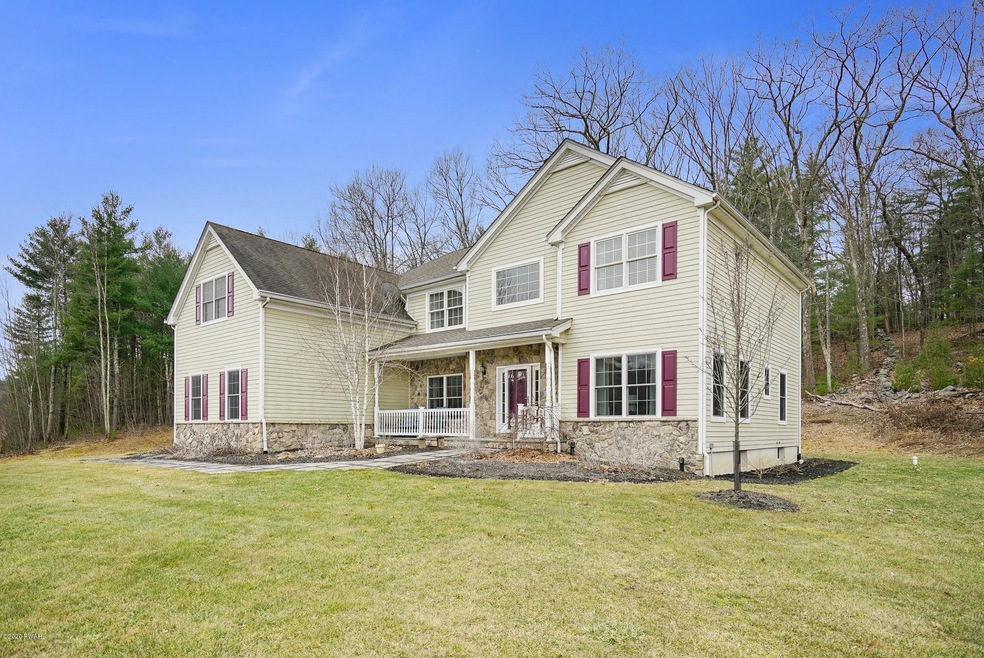 109 Estates Blvd, Milford, PA 18337 - photo 1