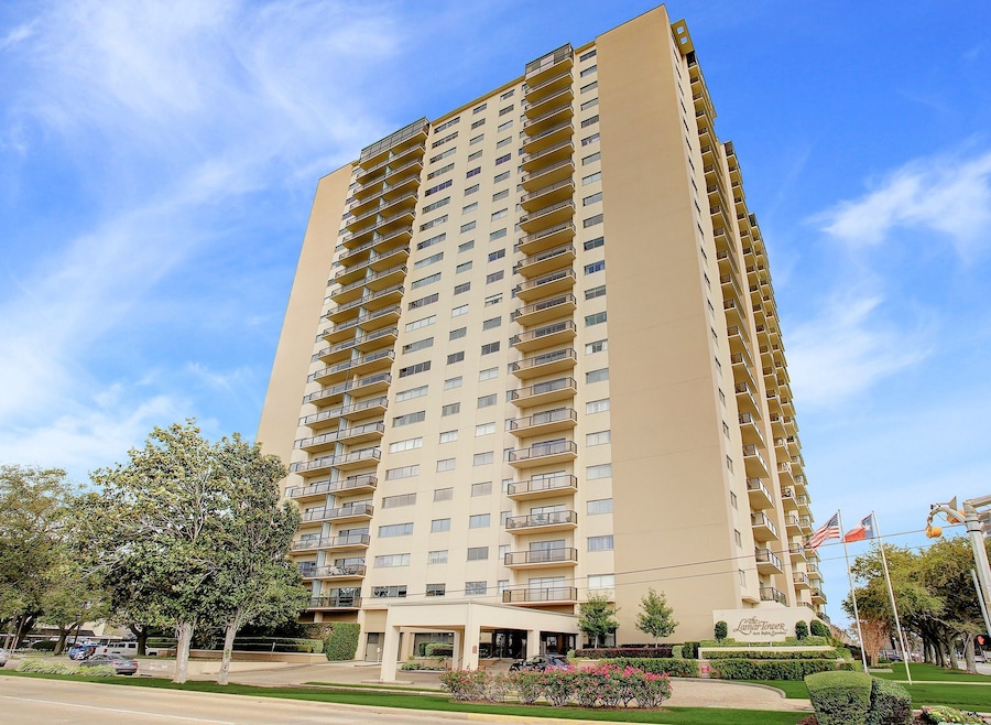 Welcome to the Lamar Towers