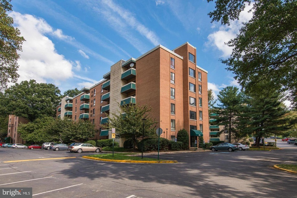 Lafayette Park unit 506, Falls Church, VA 22041 - photo 1