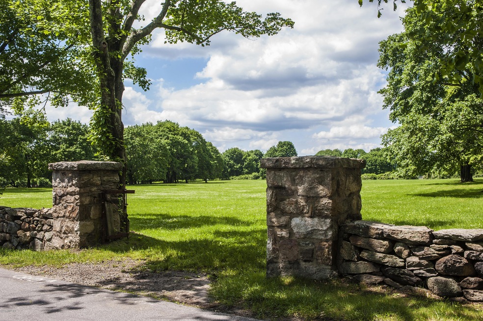 21 Upper Cross Rd, Greenwich, CT 06831 - photo 1