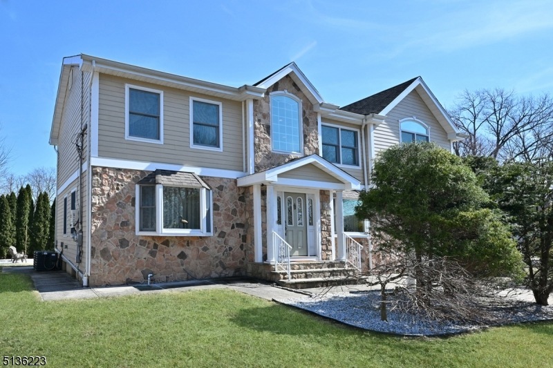 528 Salem St, Paramus, NJ 07652 - photo 1