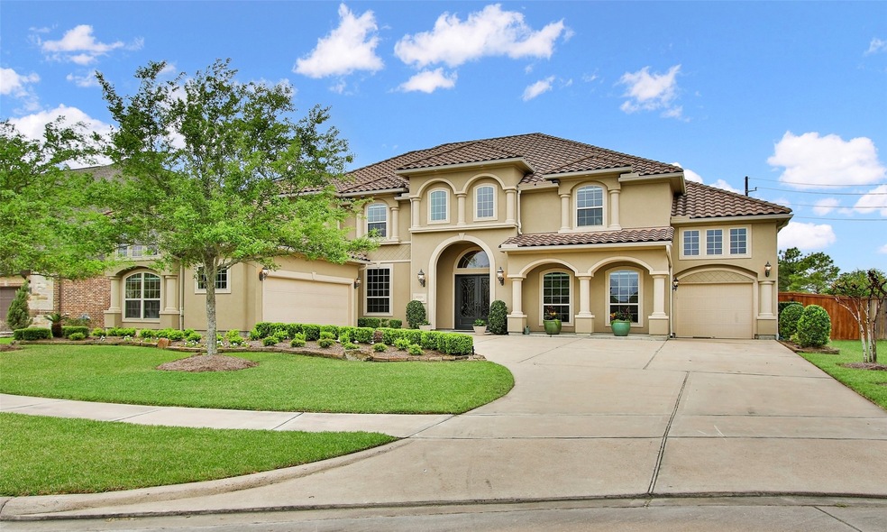 This fabulous home is fully loaded with upgrades and extras -- plus WALKING DISTANCE to the neighborhood playground/pool as well as many restaurants and retail! VERY quick access to I-10 also!!!  TAKE THE VIRTUAL TOUR ANYTIME!