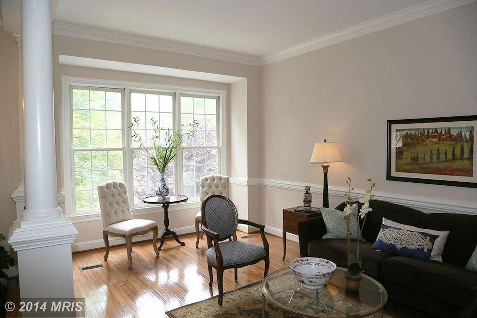 3905 Barcroft Mews Ct, Falls Church, VA 22041 - photo 1