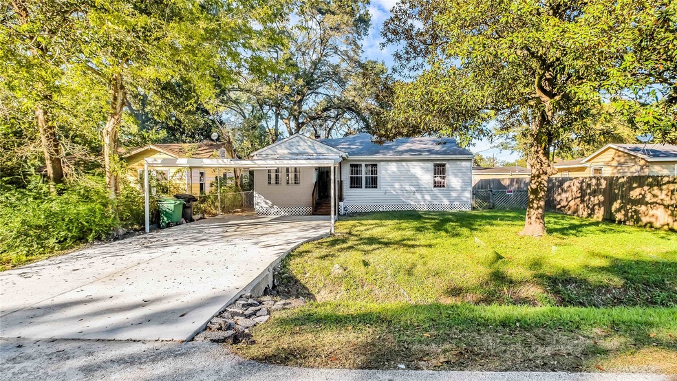 6713 Finch St, Houston, TX 77028 - photo 1