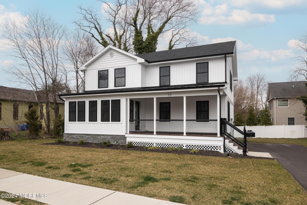 Sold $1,360,000 • Co-Listing Agent