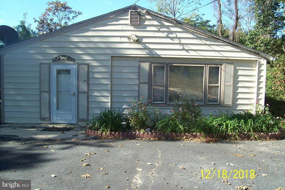 7422 Hawkins Dr, Hanover, MD 21076 - photo 1