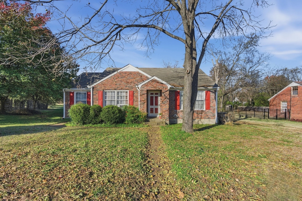 5562 Knob Rd, Nashville, TN 37209 - photo 1