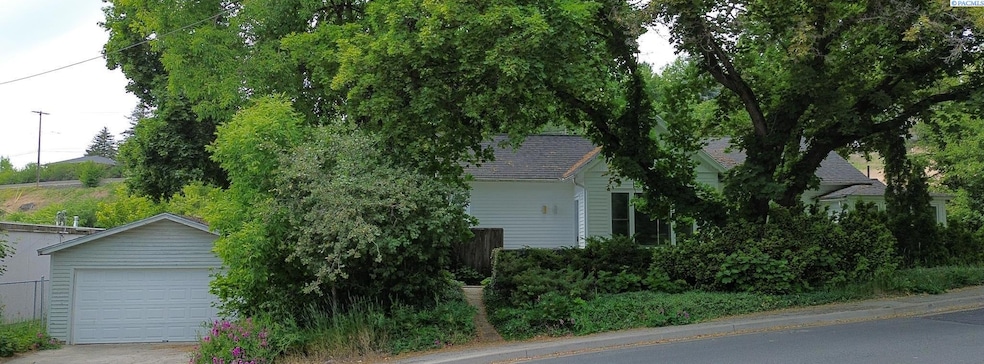 For Sale $380,000 • Co-Listing Agent