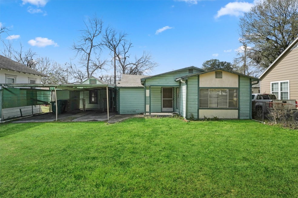 4605 Siegel St, Houston, TX 77009 - photo 1