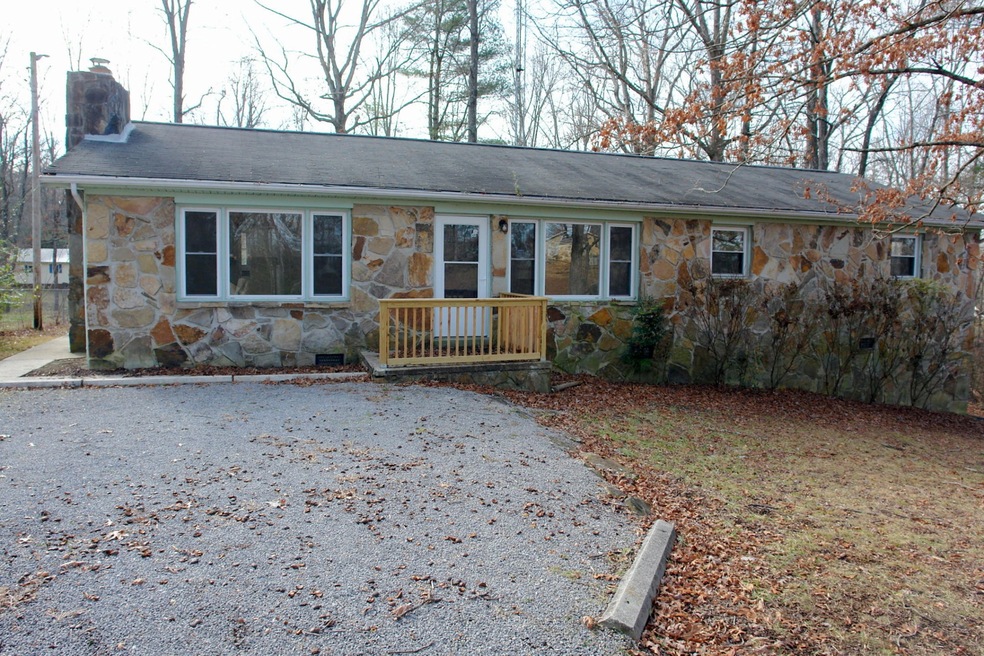 410 Norman Dr, Crossville, TN 38571 - photo 1