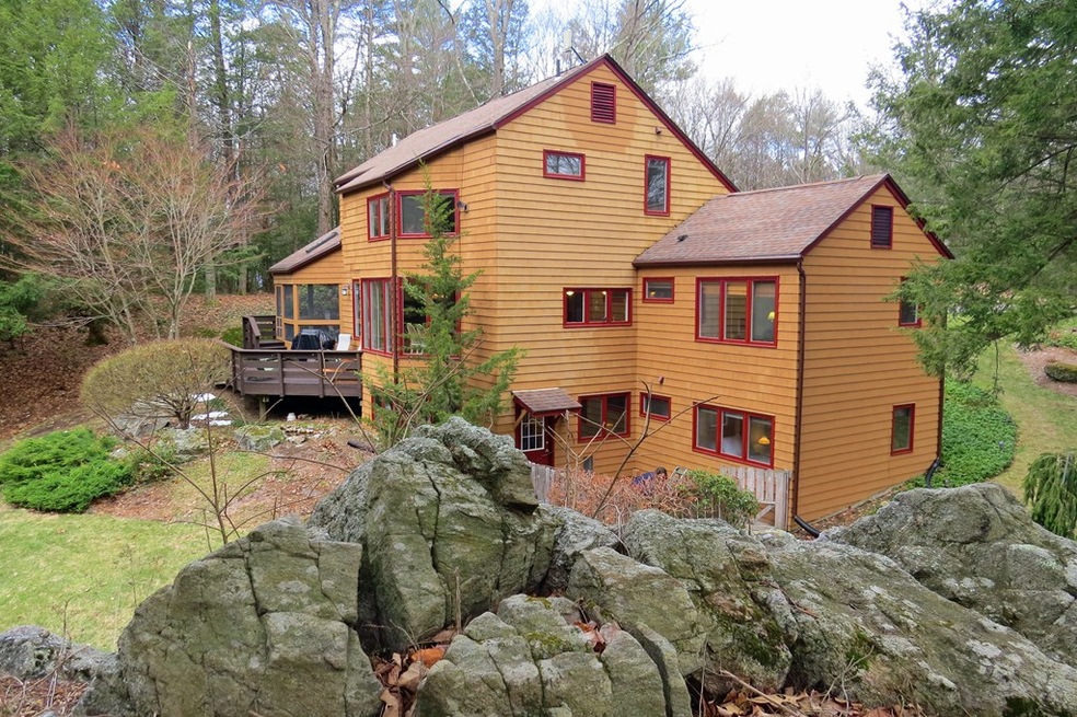 31 Juggler Meadow Rd, Leverett, MA 01054 - photo 1