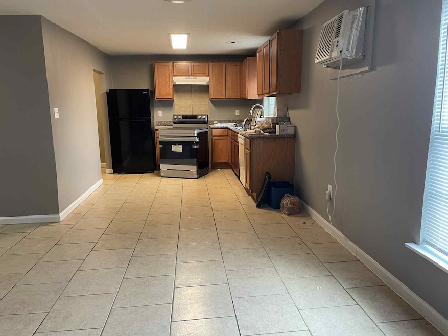 3028 Avenue M unit 2, Galveston, TX 77550 - photo 1