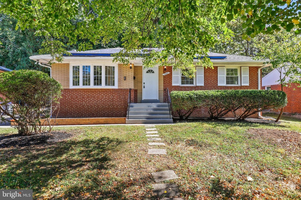 13307 Parkland Dr, Rockville, MD 20853 - photo 1