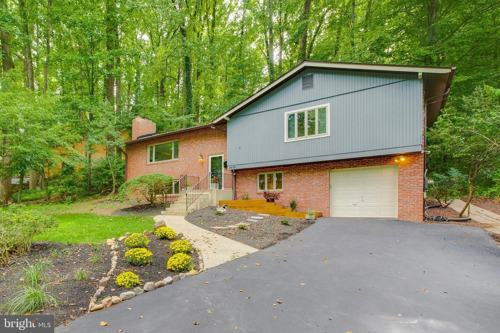 3610 Whispering Ln, Falls Church, VA 22041 - photo 1