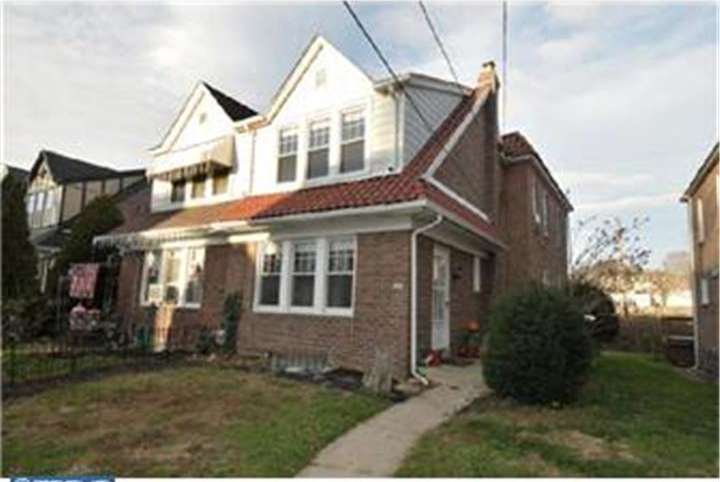 2439 Wynnefield Dr, Havertown, PA 19083 - photo 1