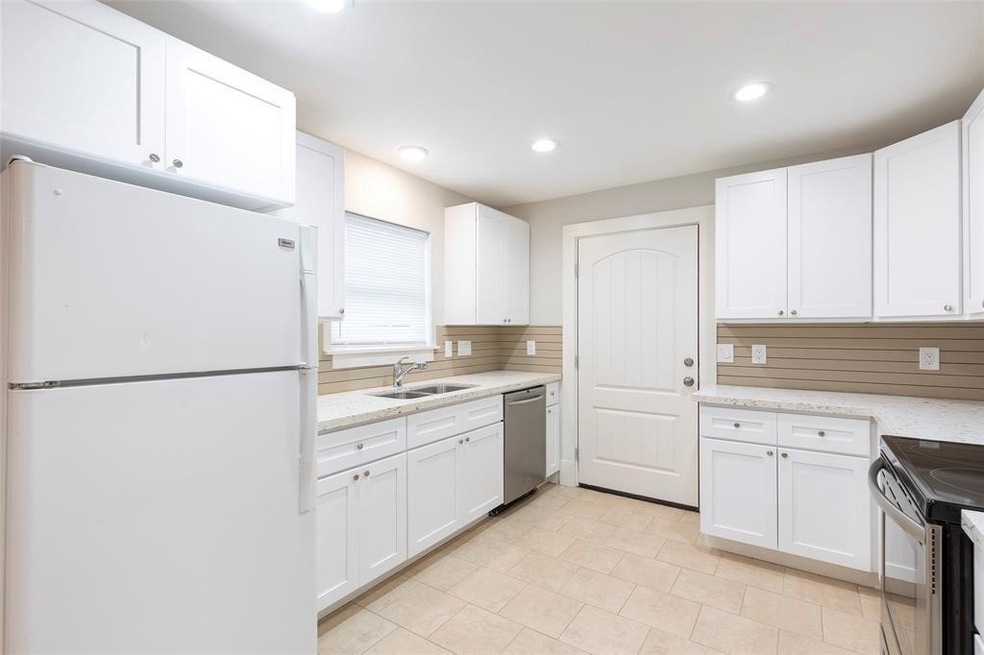 640 Columbia St unit 1/2B, Houston, TX 77007 - photo 1