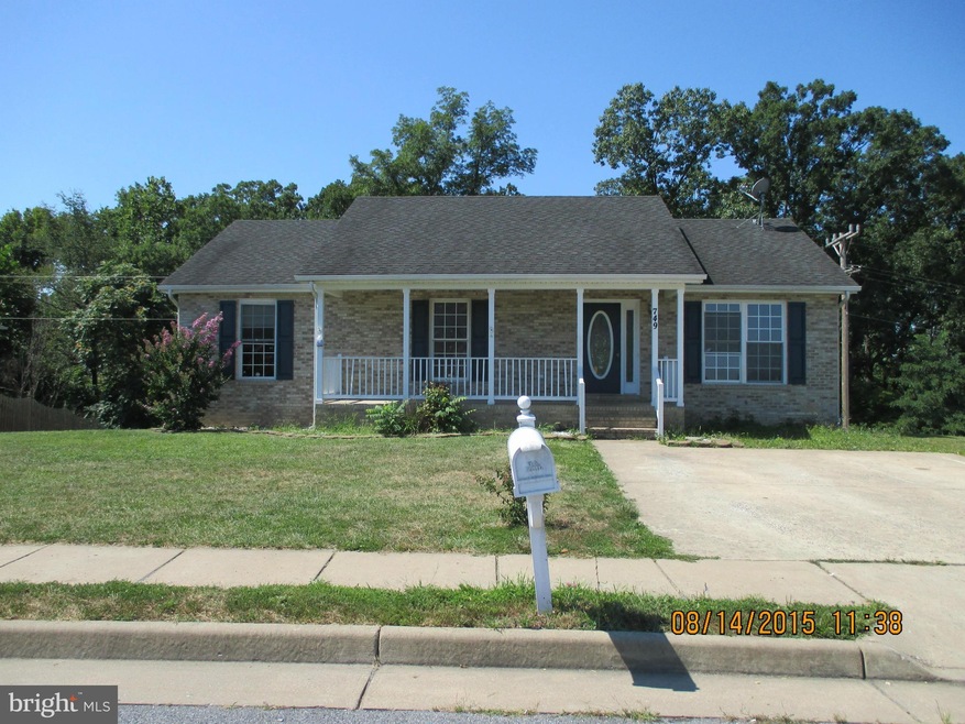 749 Fulton Dr, Strasburg, VA 22657 - photo 1