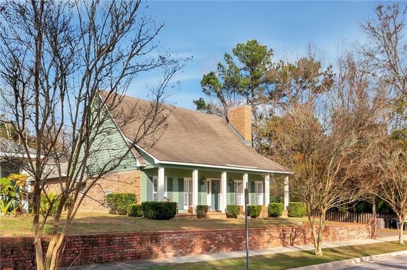 Impeccable home just off Hillcrest