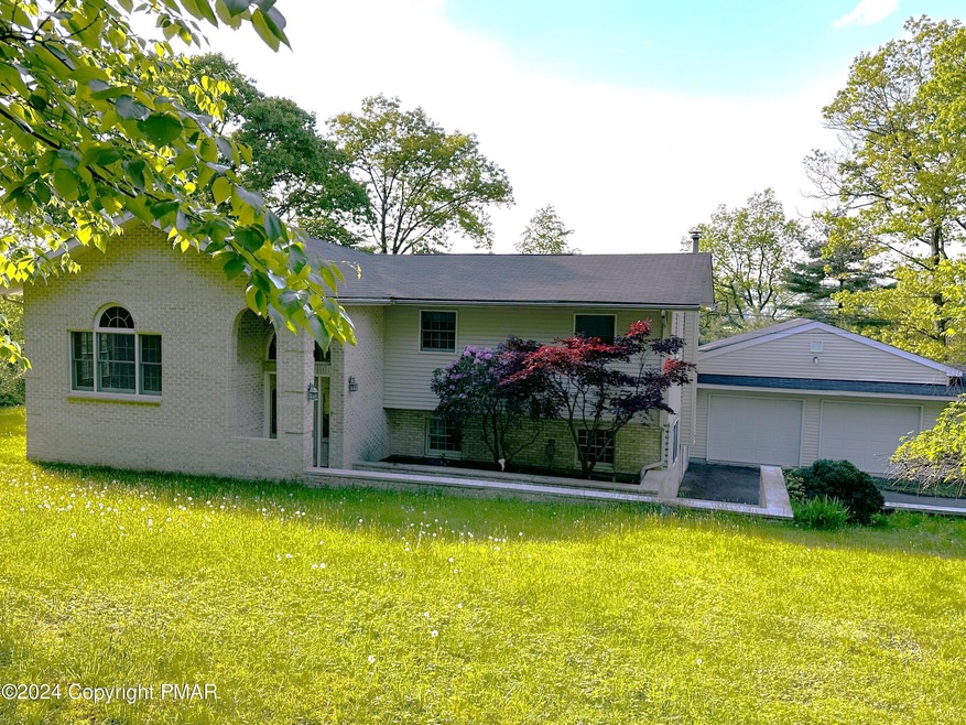 155 Skyview Cir, Effort, PA 18330 - photo 1