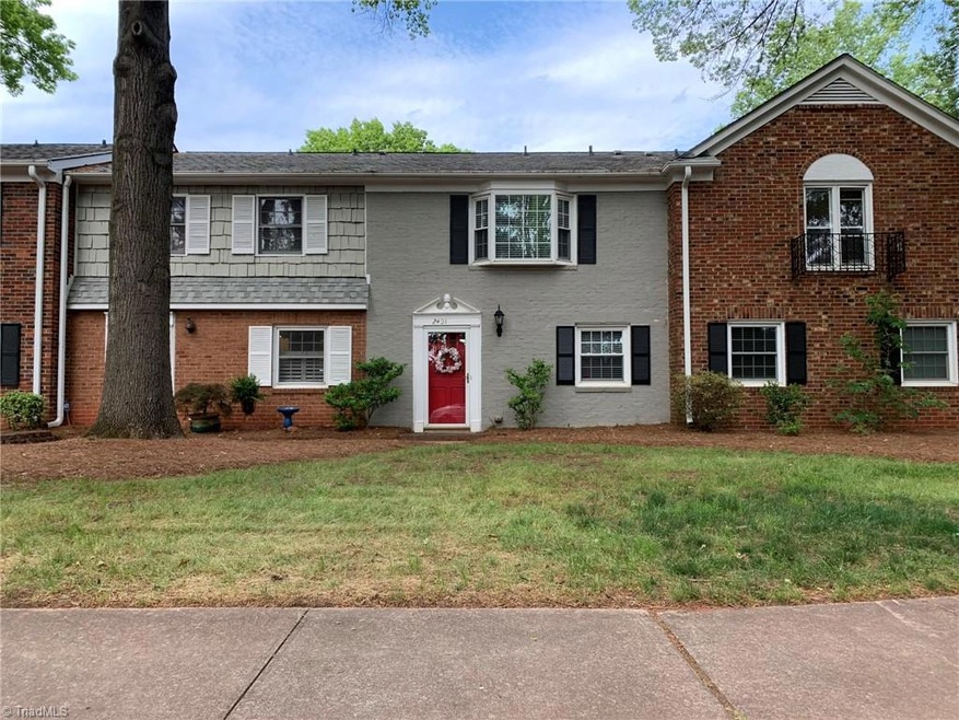 Notice this great sidewalk!  If you are into fitness or walking this is a great area.  The property is also next to the Greenway. Put a leash on the dog and put on your walking shoes!