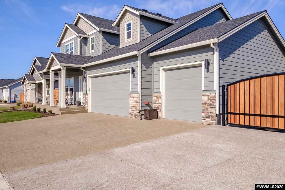 2247 NE Evergreen Ave, Albany, OR 97321 - photo 1