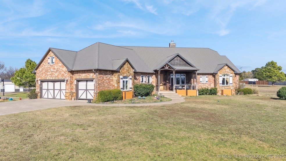 904 W 9th St, Cushing, OK 74023 - photo 1