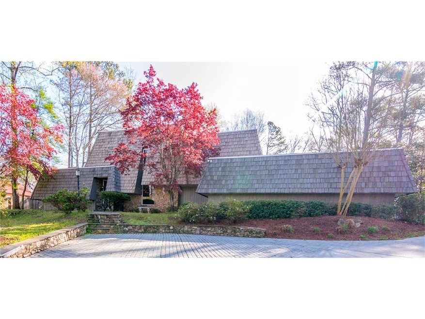 Private updated home with huge indoor pool, record