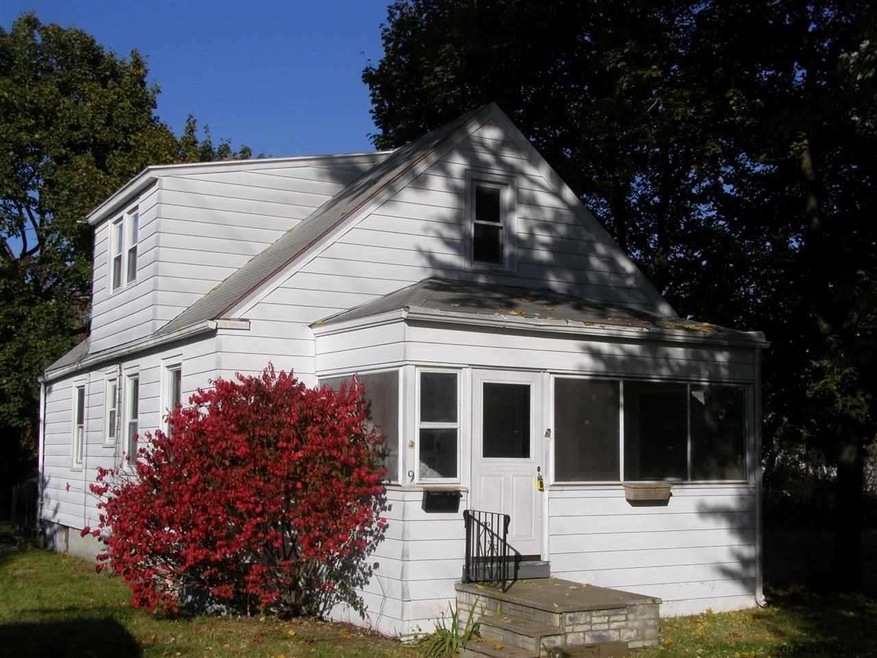 9 Irving Place, Menands, NY 12204 - photo 1