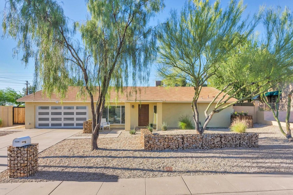 2365 E Be-001-013-Front Ext-MLS_Size (1)