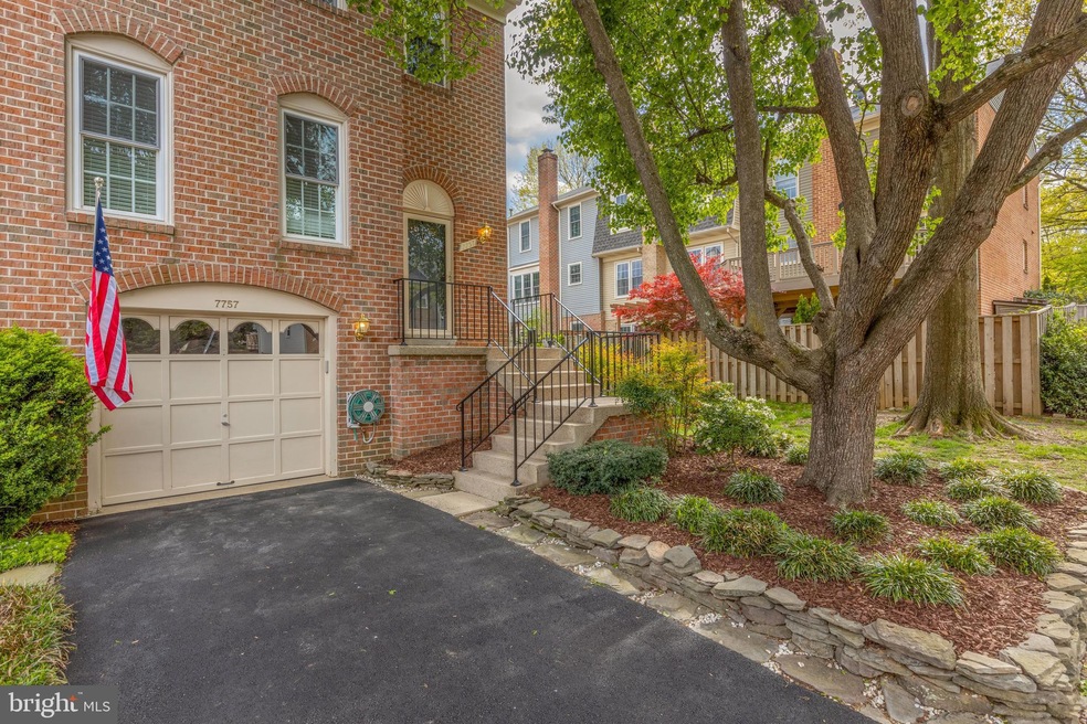 7757 Jewelweed Ct, Springfield, VA 22152 - photo 1