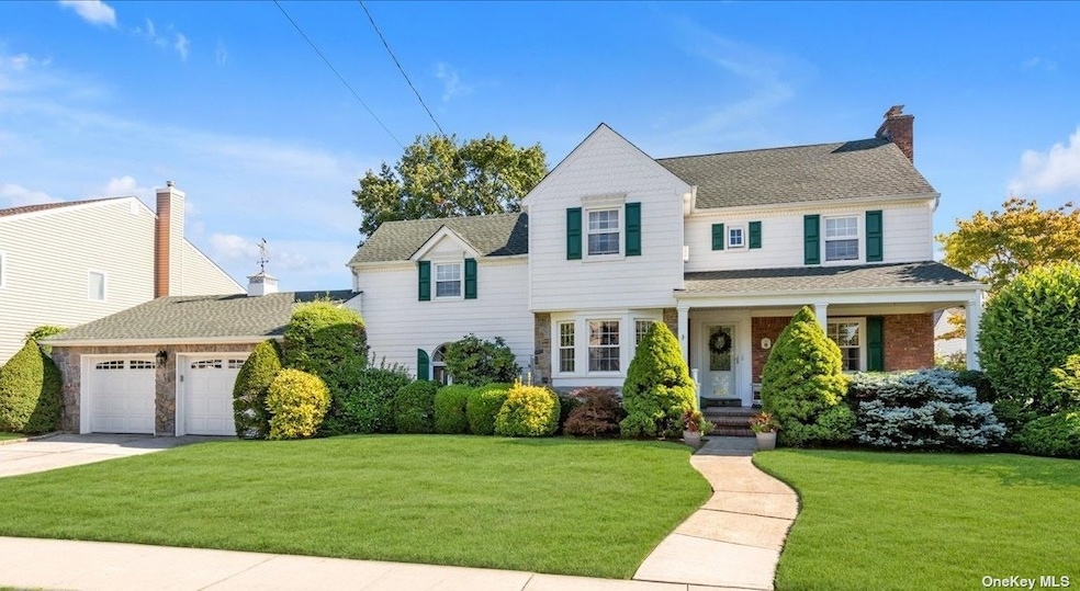 Sold $895,000 • Co-Listing Agent