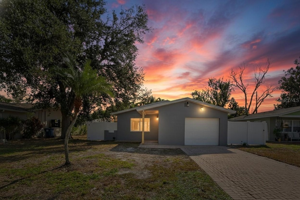 1818 Michigan Ave NE, Saint Petersburg, FL 33703 - photo 1