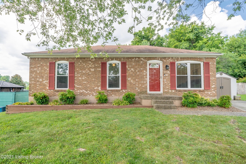 6805 Beackstone Ct, Louisville, KY 40228 - photo 1