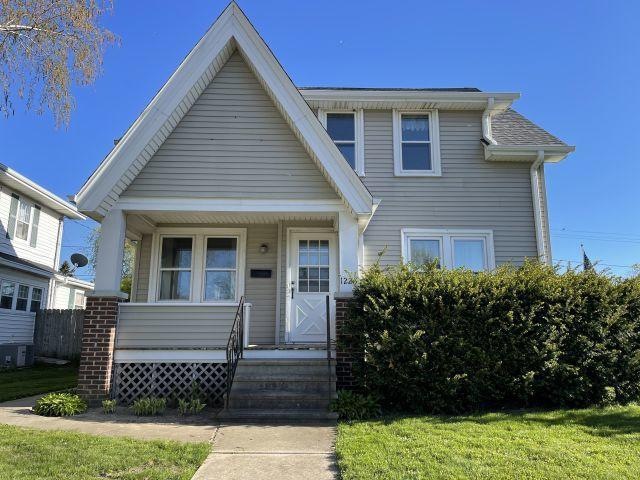 Marshall, 1223 Exterior Front