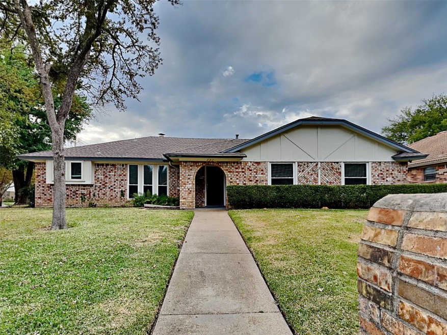 301 Circleview Dr N, Hurst, TX 76054 - photo 1